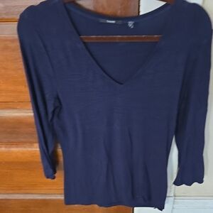 Tahari Navy Long Sleeve V-Neck Top